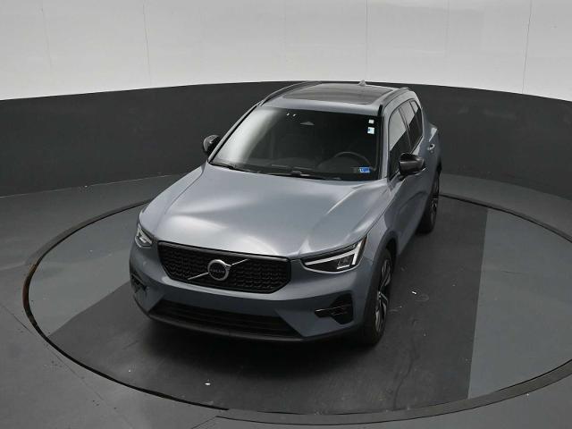 2023 Volvo XC40 - $25,673