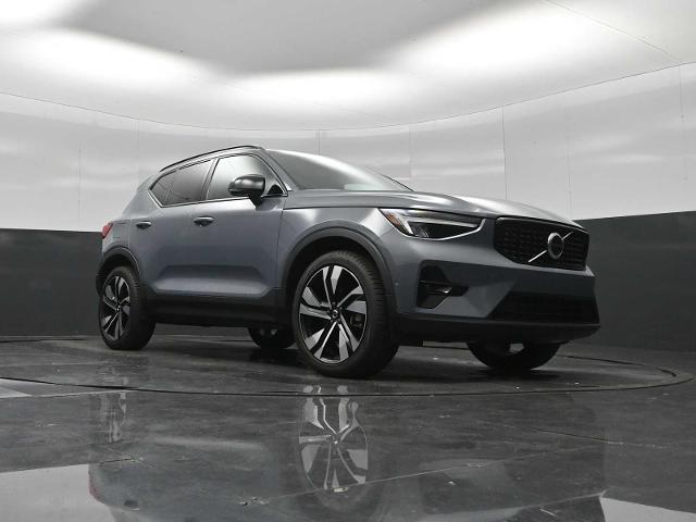 2023 Volvo XC40 - $25,673