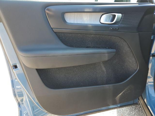 2023 Volvo XC40 - $31,314