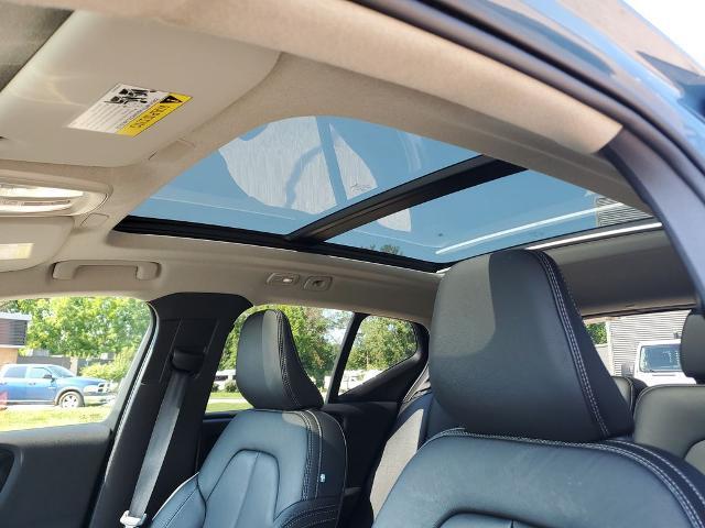 2023 Volvo XC40 - $31,314