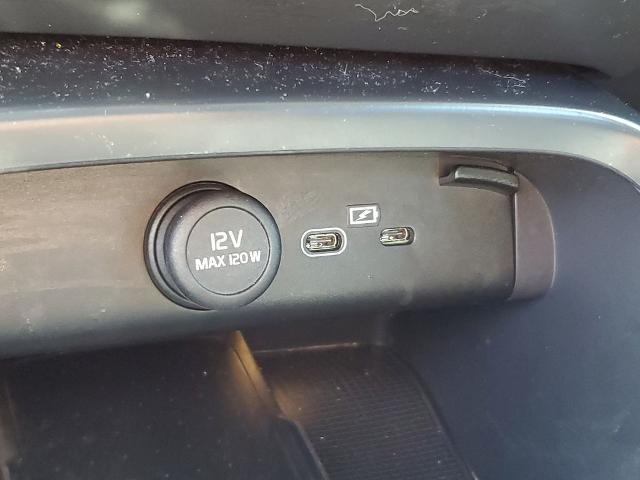 2023 Volvo XC40 - $31,314