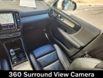 2023 XC40 Thumbnail 14