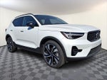 2023 XC40 Thumbnail 1