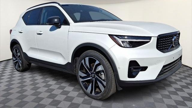 Preowned 2023 Volvo XC40 B5 Plus Dark Theme for Sale
