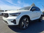 2023 XC40 Thumbnail 3