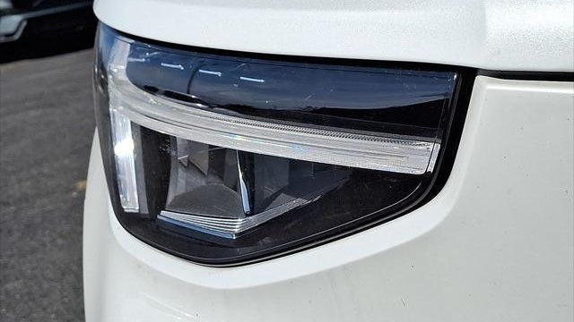 2023 Volvo XC40 B5 Plus Dark Theme