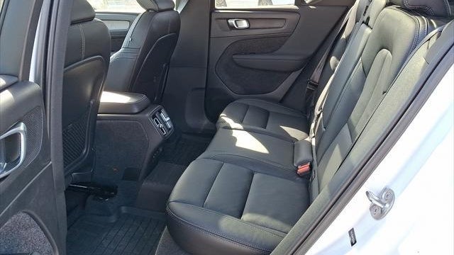 2023 Volvo XC40 B5 Plus Dark Theme