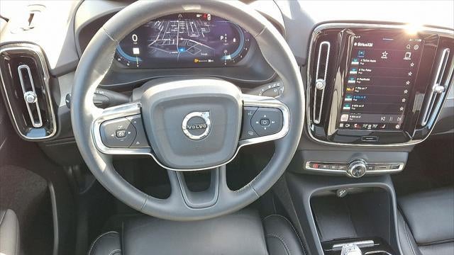 2023 Volvo XC40 B5 Plus Dark Theme