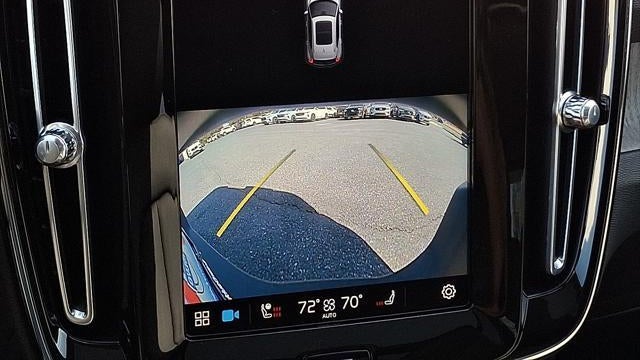 2023 Volvo XC40 B5 Plus Dark Theme