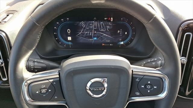 2023 Volvo XC40 B5 Plus Dark Theme
