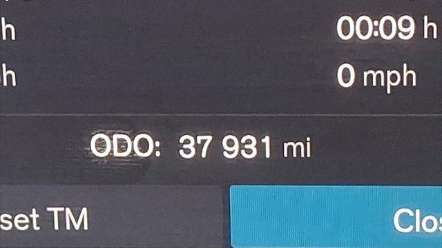 2023 Volvo XC40 B5 Plus Dark Theme