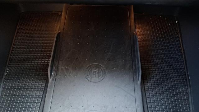 2023 Volvo XC40 B5 Plus Dark Theme