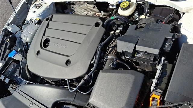 2023 Volvo XC40 B5 Plus Dark Theme