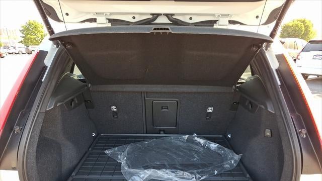 2023 Volvo XC40 B5 Plus Dark Theme