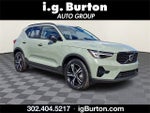 2023 XC40 Thumbnail 1