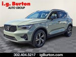 2023 XC40 Thumbnail 3