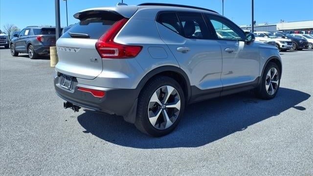 2023 Volvo XC40 B5 Plus Dark Theme