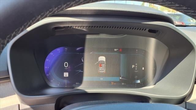 2023 Volvo XC40 B5 Plus Dark Theme