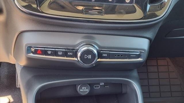 2023 Volvo XC40 B5 Plus Dark Theme