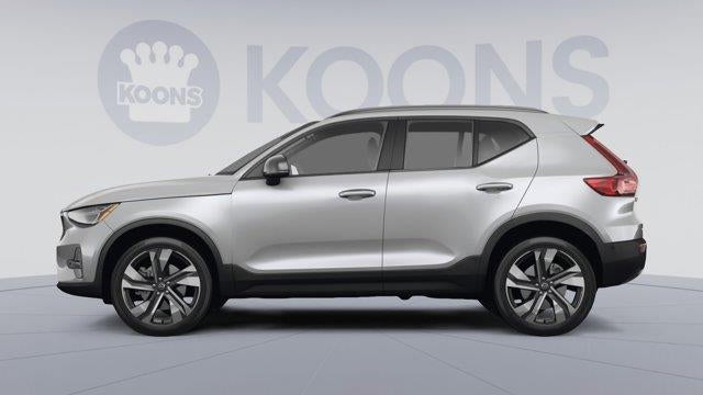 2023 Volvo XC40 B5 Plus Dark Theme