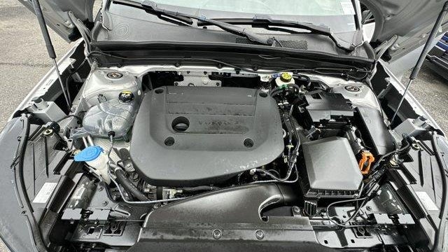 2023 Volvo XC40 B5 Plus Dark Theme