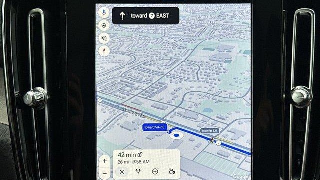 2023 Volvo XC40 B5 Plus Dark Theme