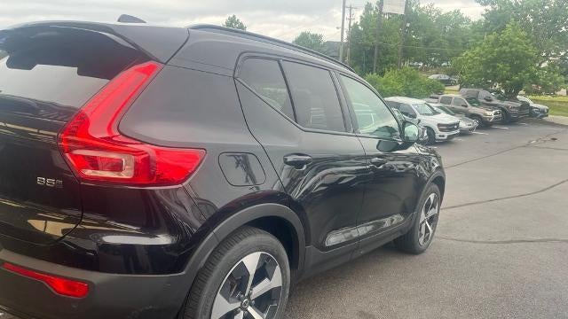 2023 Volvo XC40 B5 Plus Dark Theme