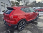 2023 XC40 Thumbnail 4
