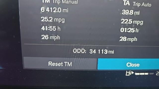 2023 Volvo XC40 B5 Plus Dark Theme