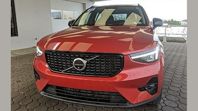 Preowned 2023 Volvo XC40 B5 Plus Dark Theme for Sale