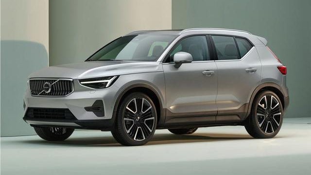 Preowned 2023 Volvo XC40 B5 Plus Dark Theme for Sale