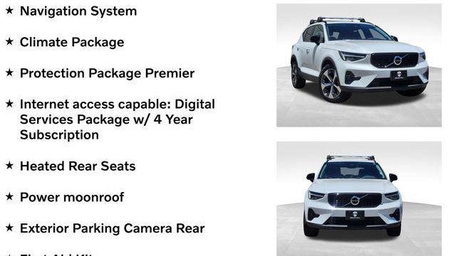 2023 Volvo XC40 B5 Plus Dark Theme