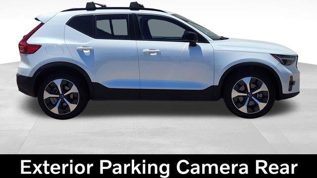 2023 Volvo XC40 B5 Plus Dark Theme