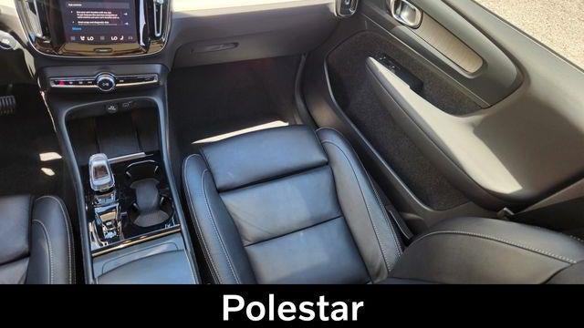 2023 Volvo XC40 B5 Plus Dark Theme