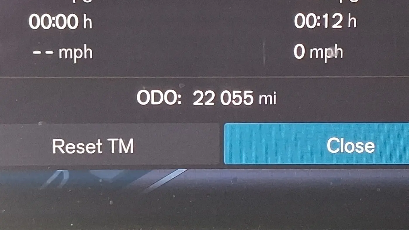 2023 Volvo XC40 B5 Plus Dark Theme