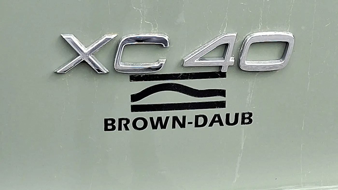 2023 Volvo XC40 B5 Plus Dark Theme