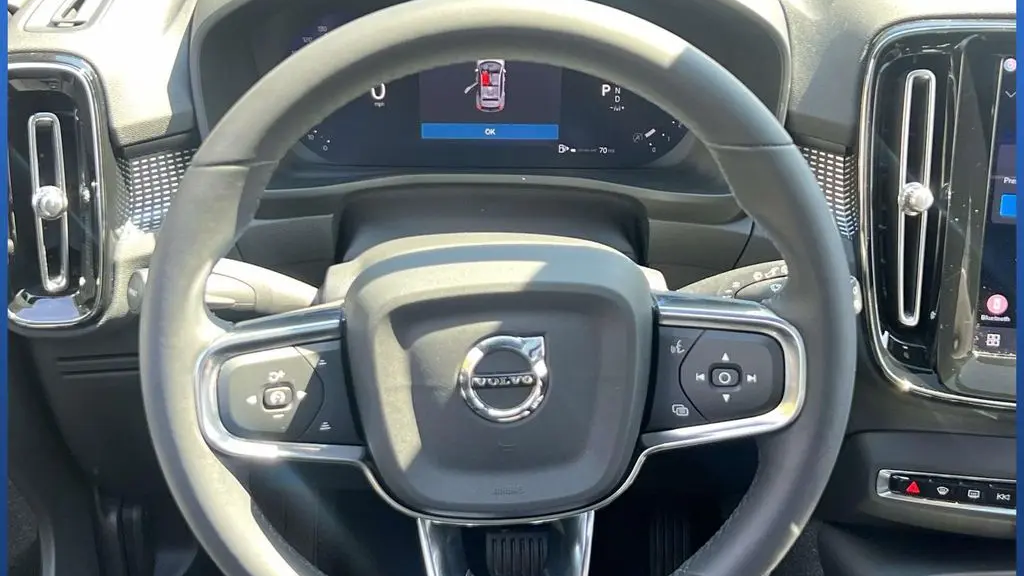 2023 Volvo XC40 B5 Plus Dark Theme