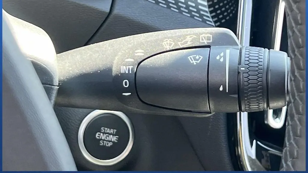 2023 Volvo XC40 B5 Plus Dark Theme