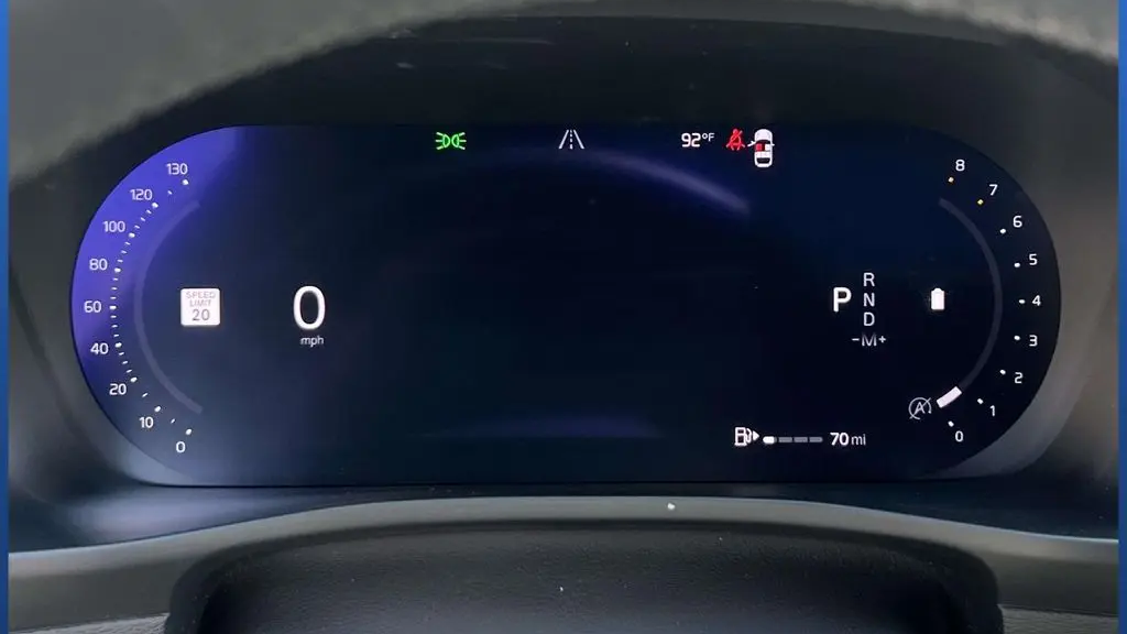 2023 Volvo XC40 B5 Plus Dark Theme