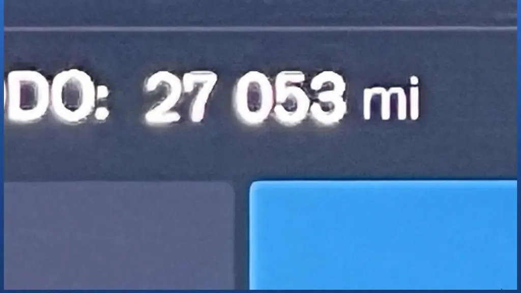 2023 Volvo XC40 B5 Plus Dark Theme