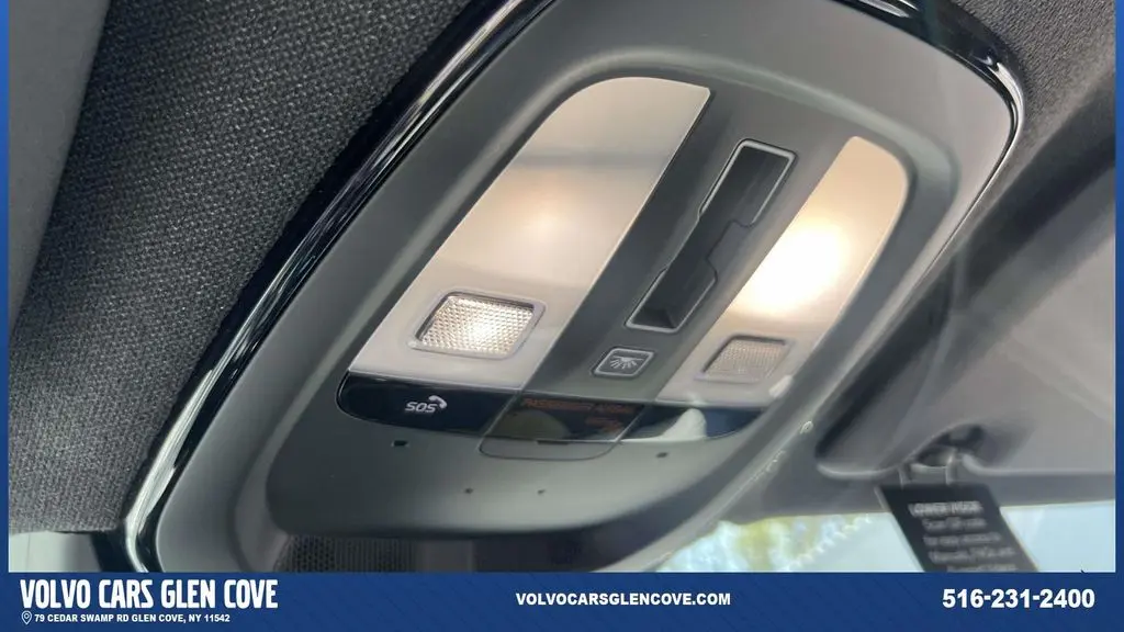 2023 Volvo XC40 B5 Plus Dark Theme