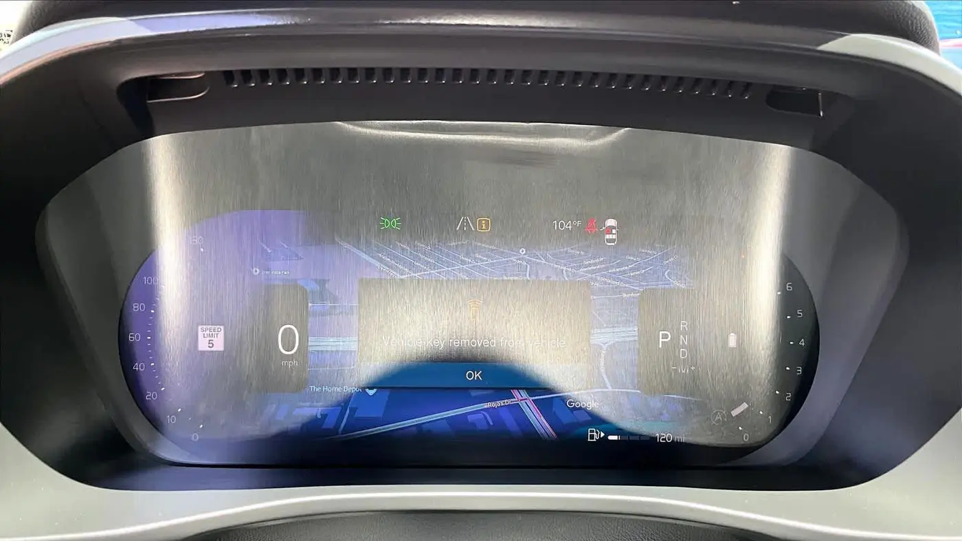 2023 Volvo XC40 B5 Ultimate Dark Theme