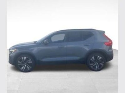 Photo of a 2023 Volvo XC40 AWD B5 Ultimate Dark Theme 4DR SUV for sale