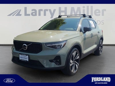 Photo of a 2023 Volvo XC40 AWD B5 Ultimate Dark Theme 4DR SUV for sale