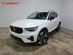 2023 XC40 Thumbnail 1