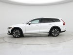 2023 V60 Cross Country Thumbnail 3