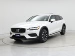 2023 V60 Cross Country Thumbnail 4