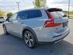 2025 V60 Cross Country Thumbnail 4