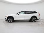 2025 V60 Cross Country Thumbnail 3