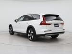 2025 V60 Cross Country Thumbnail 2